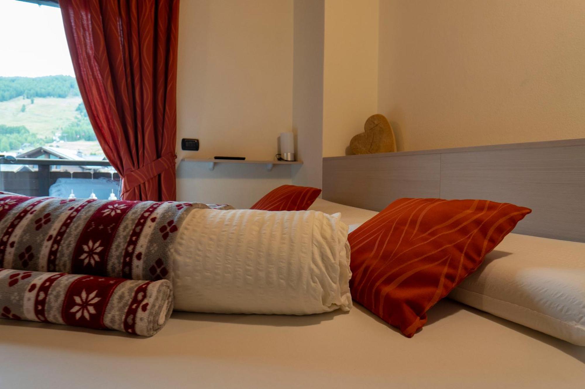 Ferienwohnung Al Camanel Livigno Exterior foto