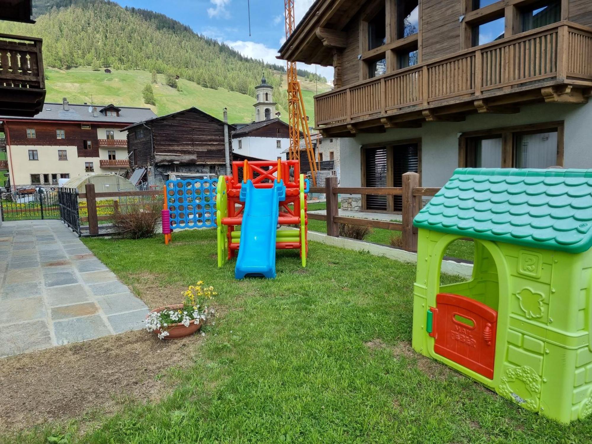 Ferienwohnung Al Camanel Livigno Exterior foto